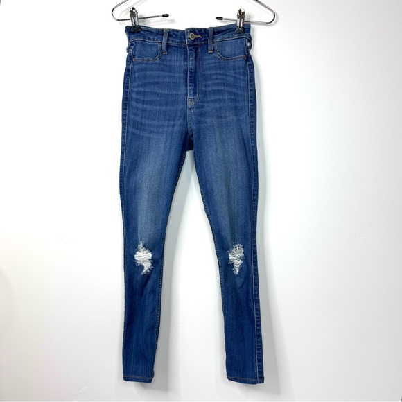 Hollister Ultra High-Rise Ripped Jean Leggings Advanced Stretch - Picture 5 of 16